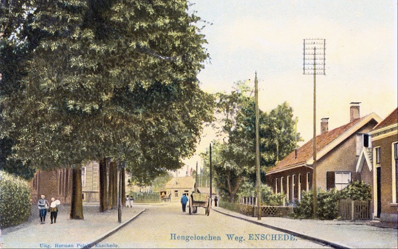 Hengelosestraat 41 vroeger Hengeloseseweg Hengeloschen Weg, links Deurningerstraat.jpg