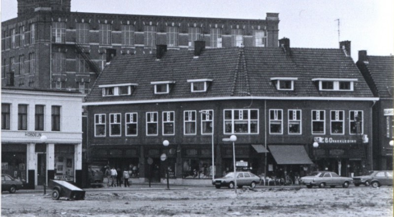 Oldenzaalsestraat 95 hoek Van Lochemstraat 2 EBO vakkleding 1979.jpg