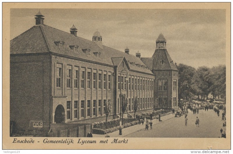 C.F. Klaarstraat Gemeentelijk Lyceum met Markt 1930.jpg