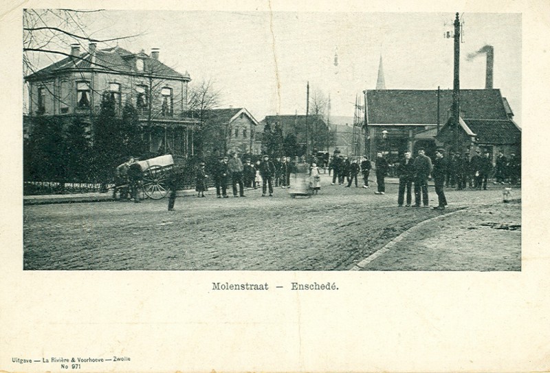 Molenstraat 3 Vanaf Hengelosestraat richting Oldenzaalsestraat, met links villa 't Stroink later hotel Twenthe 1902.jpg
