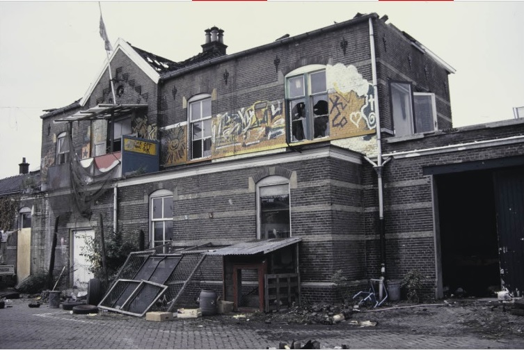 Hengelosestraat 91 Station Noord afgebrand 16-8-1989.jpg
