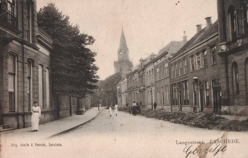 Langestraat tweede pand was het politiebureau en daarnaast een hotel..jpg