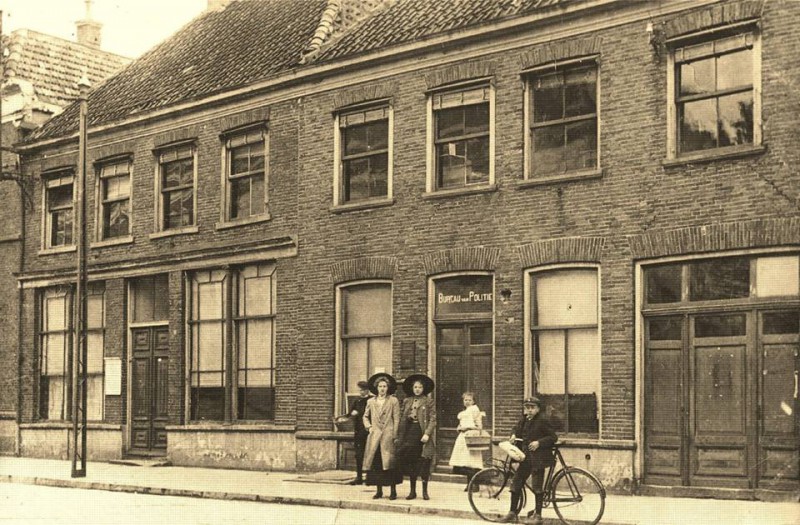 Langestraat 40-44 Bureau van Politie.jpg