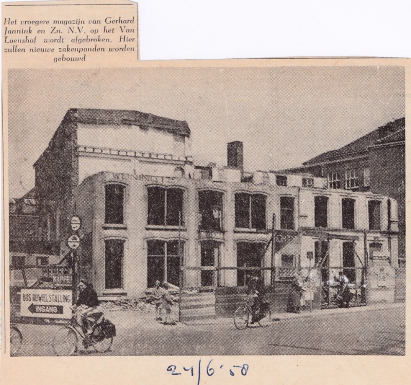 Van Loenshof 12 afbraak pakhuis Jannink krantenfoto juni 1958.jpg