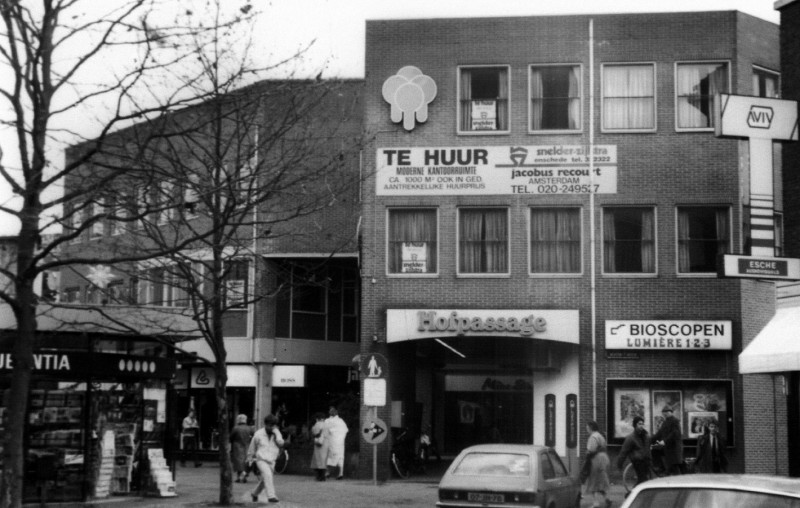 Langestraat Noordelijke ingang van winkelcentrum de Hofpassage 1986.jpg