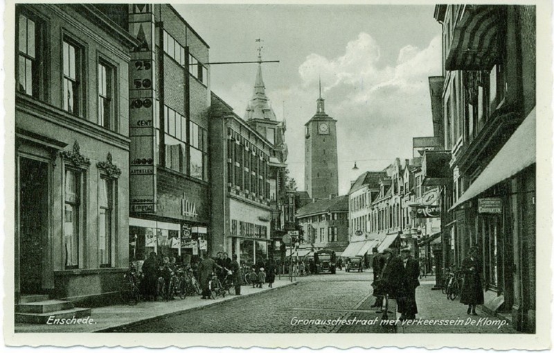 Gronausestraat 8 Hema met verkeerssein De Klomp ca 1935.jpg