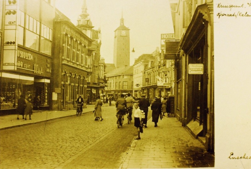 Gronausestraat 8 hoek Kalanderstraat HEMA.JPG