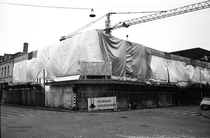 Kalanderstraat 1 links De Klomp 1965 verbouwing Hema.jpg