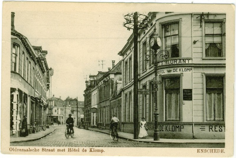 Oldenzaalsestraat 2 e.v. hoek Gronausestraat Hotel De Klomp ca 1910.jpg