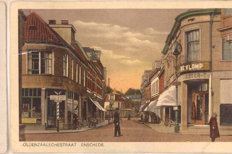 Oldenzaalsestraat 2 e.v. hoek Gronausestraat  de Klomp winkel Lunter & Co ca. 1924.jpg