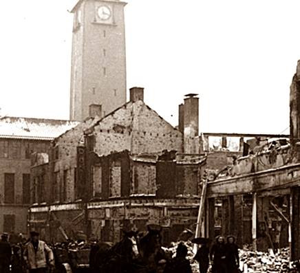 Langestraat 16 hoek Haverstraat pand Oostvogel na bombardement.jpg