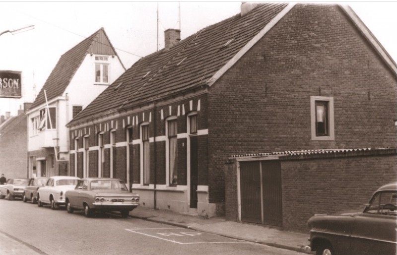 Ledeboerstraat 4-12 foto 1967.jpg