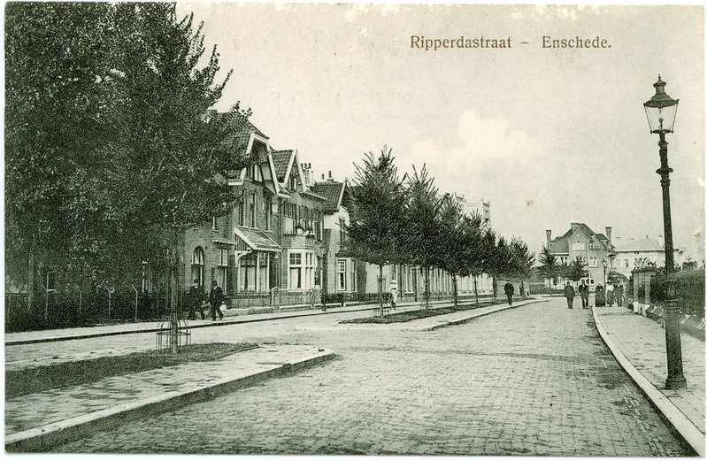 Ripperdastraat 9-11 links 14-6-1913.jpg