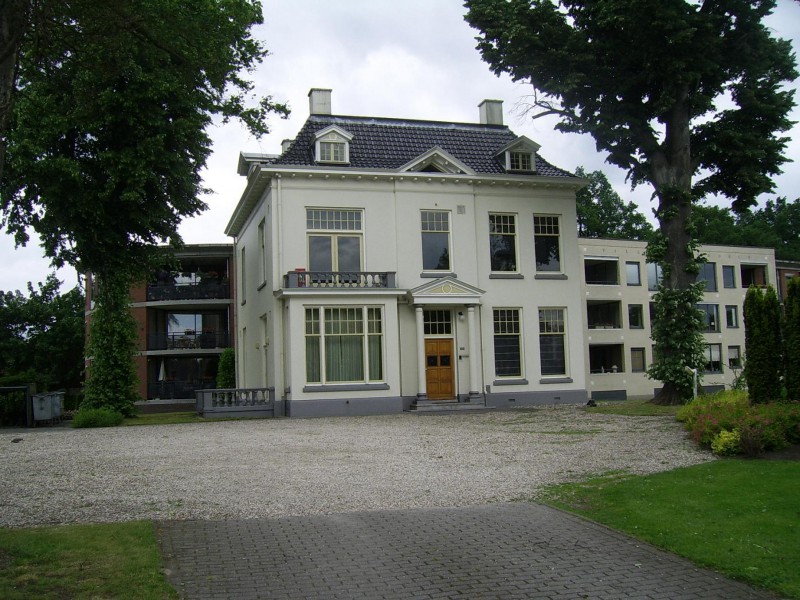 Oldenzaalsestraat 123 villa Zeggelt.jpg
