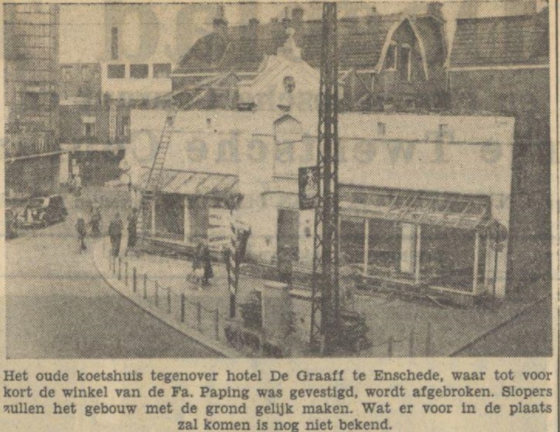 Marktstraat 14 Kruispunt De Graaff sloop winkel Fa. Paping krantenfoto Tubantia 10-7-1951.jpg
