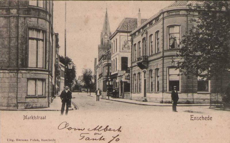 Marktstraat 13 richting Markt oude toren N.H. Kerk.jpg