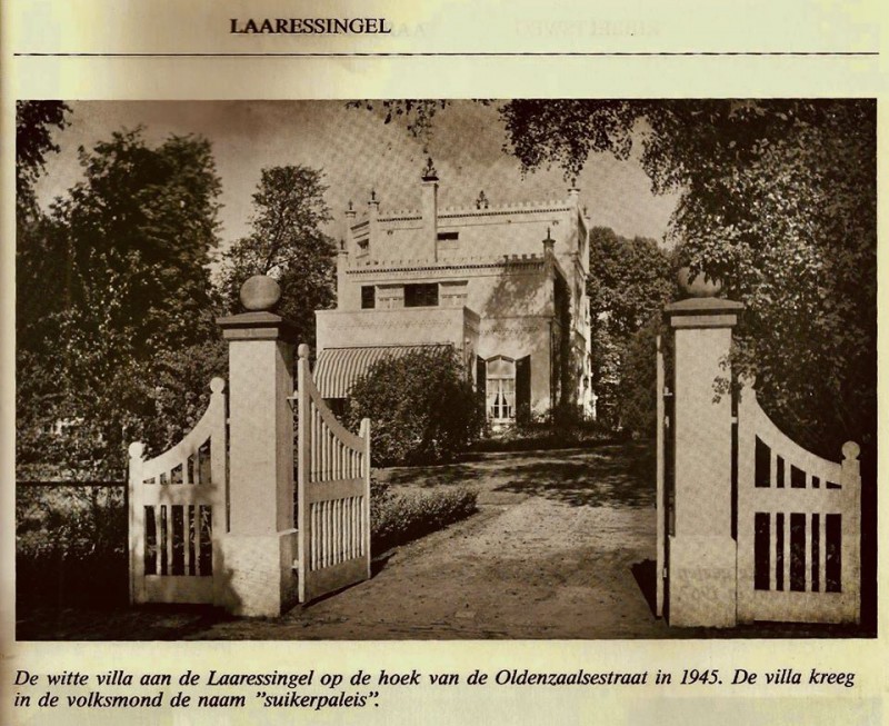 Laaressingel 1 hoek Oldenzaalsestraat 200  Suikerpaleis 1945.jpg