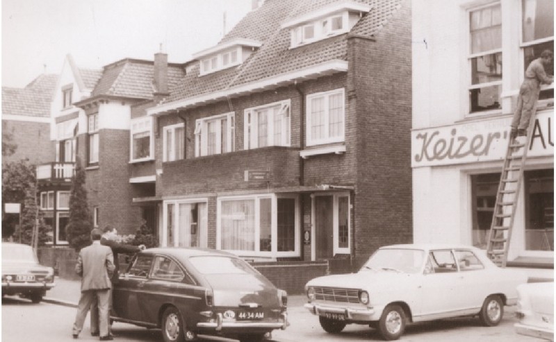 Blekerstraat 65 woningen en garage Keizer's automobielbedrijf, Opel en BMW dealer 1967.jpg