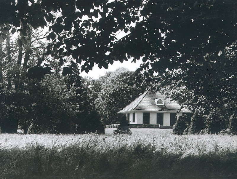 Drienerlo Het theehuis van Lasonder. Tegenwoordig staat op deze plek het carillon.jpg