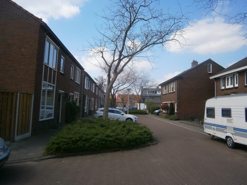 Zuiderstraat 17 rechts richting Haaksbergerstraat .Links hoek Sint Janstraat.JPG