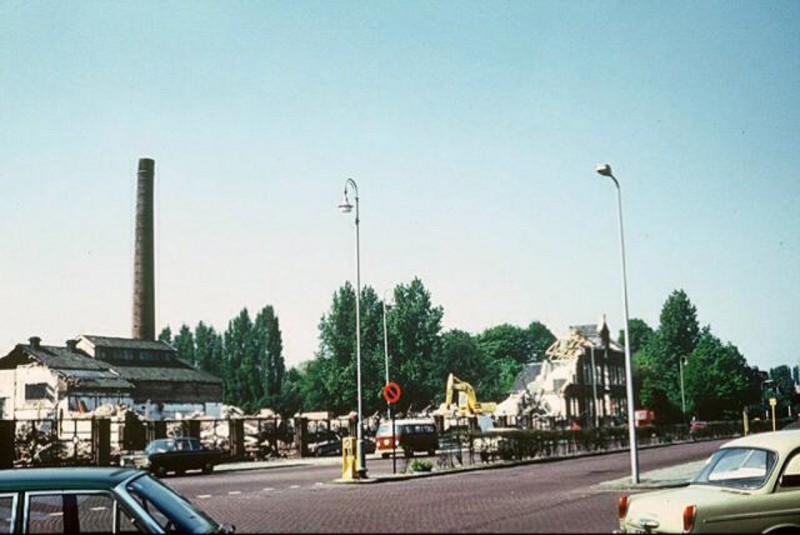 Parkweg 13 afbraak fabriek ter Kuile om plaats te maken voor het busstation 1972.jpg