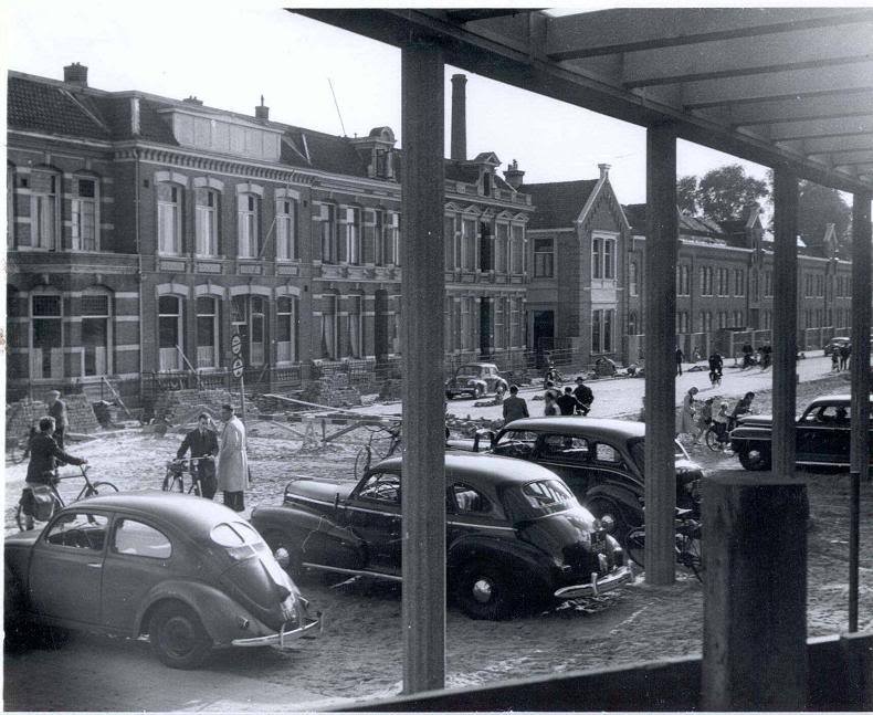 Stationsplein hoek Piet Heinstraat fabriek ter Kuile.jpg