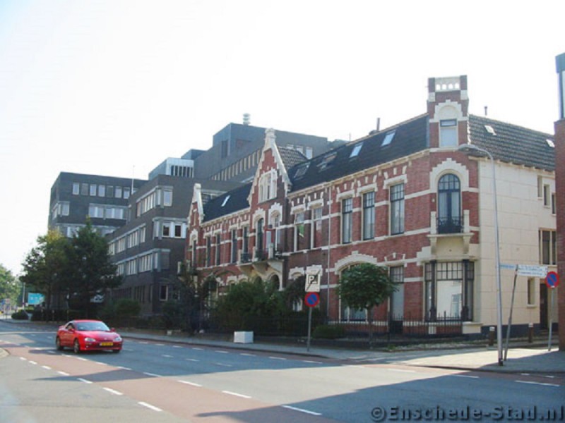 Molenstraat 36 wijk Zeggelt.links gebouw Openbare Werken.jpg