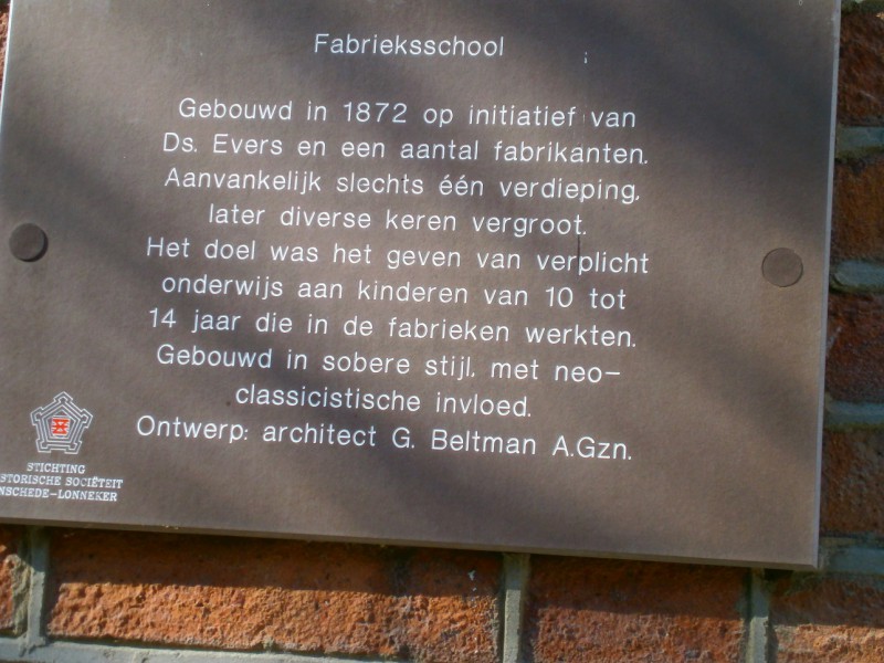 Noorderhagen 13 fabrieksschool monumentenbord nr. 32.JPG