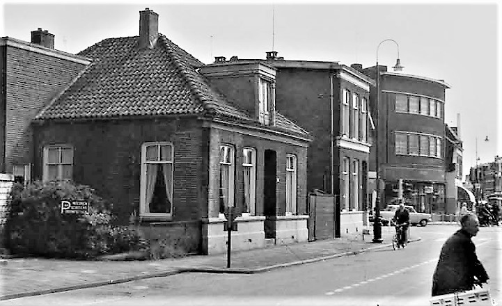Haaksbergerstraat 37 hoek C.F. Klaarstraat naast politiebureau 1937.jpg