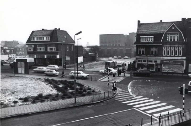 C.F. Klaarstraat 4 Gezien vanuit villa(VU) Haaksbergerstraat 1970.jpg