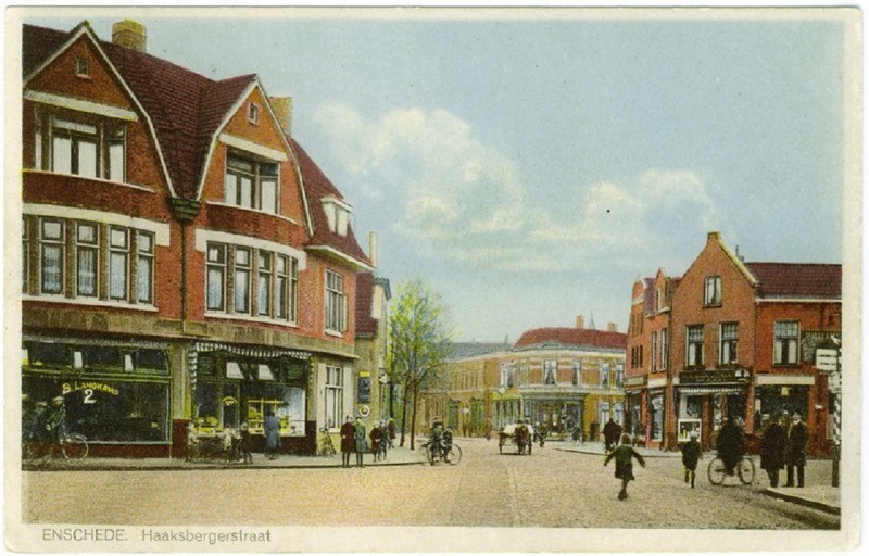 Haaksbergerstraat 45 hoek C.F. Klaarstraat meubelwinkel B.Langkamp 1930.jpg