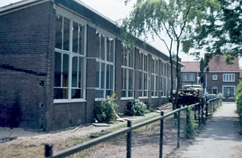 Veldkampplantsoen  Prins Willemschool wordt afgebroken.jpg