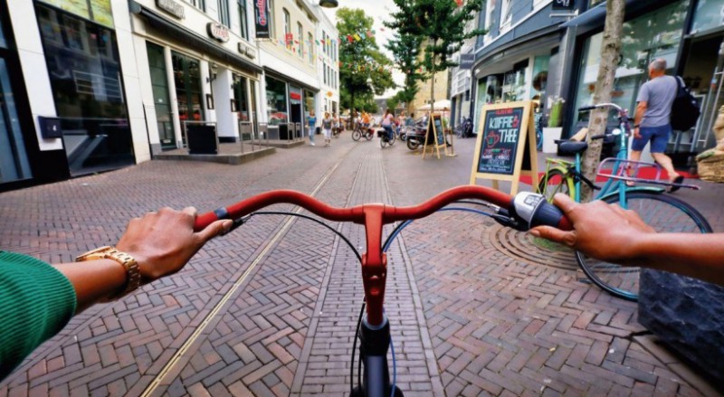 Een nieuwe campagne een app die ritjes beloont. © Gemeente Enschede.jpg