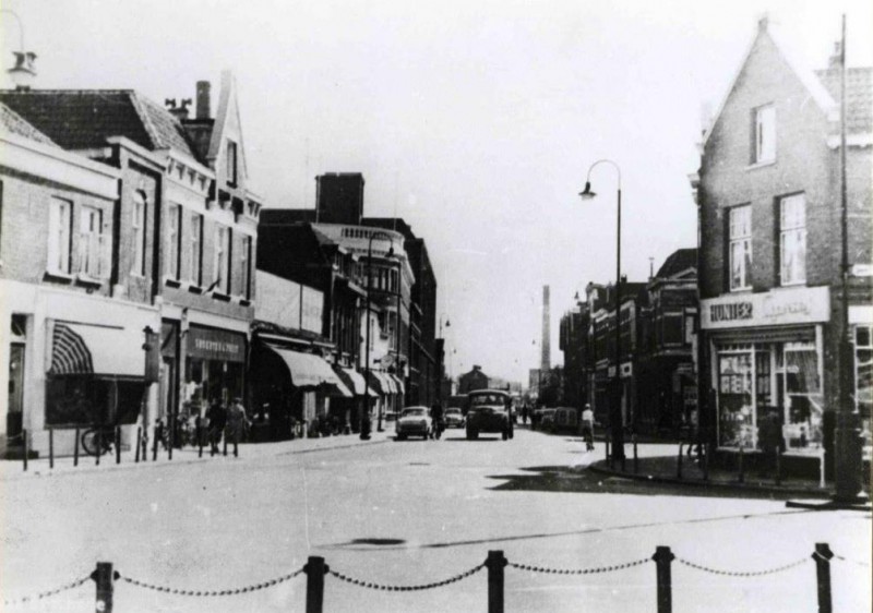 Haaksbergerstraat 47-53 links hoek c.f. klaarstraat 1957.jpg