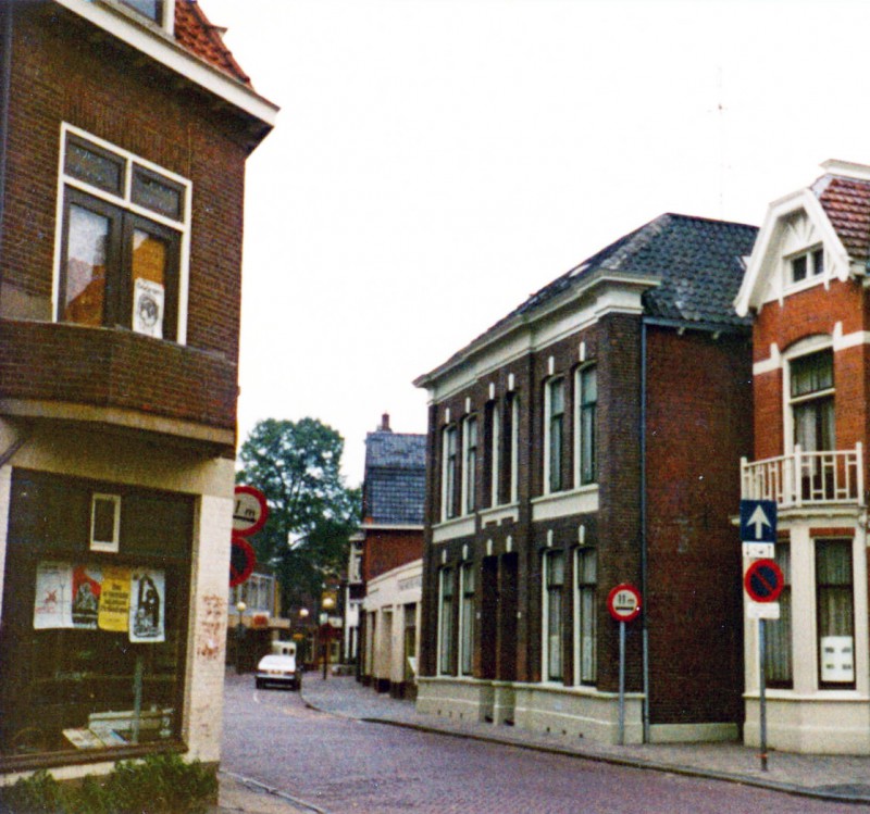 Noorderhagen 60-64 Makelaardij Prenger op de hoek met de Van Lochemstraat..jpg