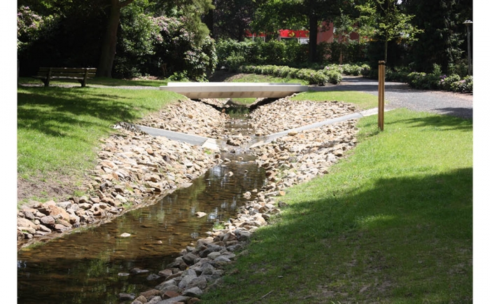 Roessinghsbleekweg Roombeek op het terrein van het revalidatiecentrum Het Roessingh.jpg