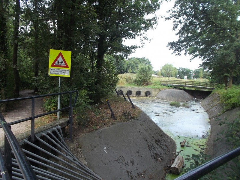 Bruggertstraat ondergrondse bergbezinkbassin (4).JPG