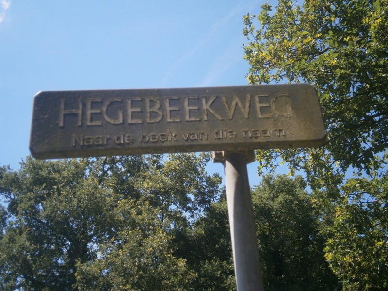 Hegebeekweg straatnaambord.JPG