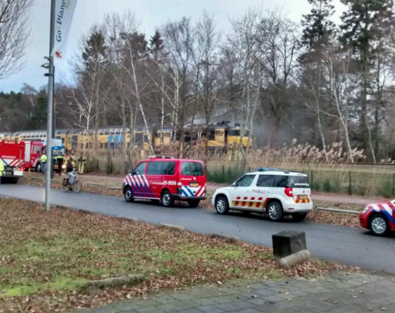 Elsbeekweg Brand in trein tussen Hengelo en Enschede 8-12-2016.jpg