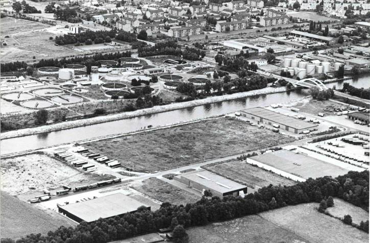 Elsbeekweg - Twentekanaal, en Twekkelerveld deel Bruggenmors  Rioolwaterzuivering en Transportcentrum 1981.jpg