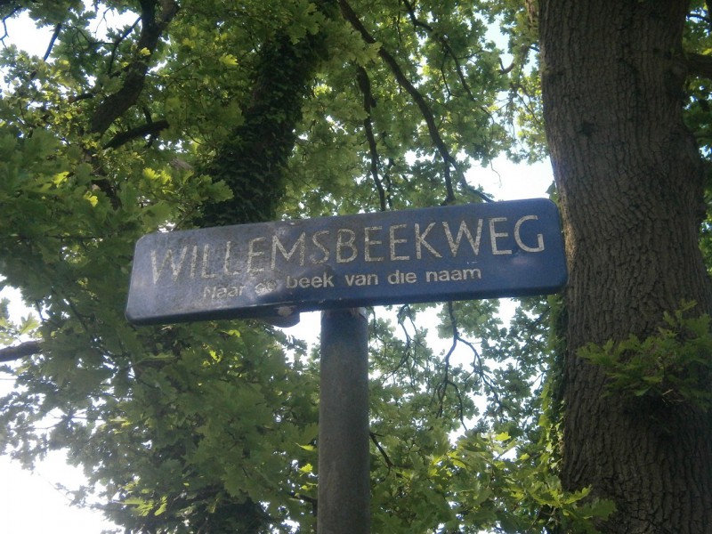 Willemsbeekweg straatnaambord.JPG
