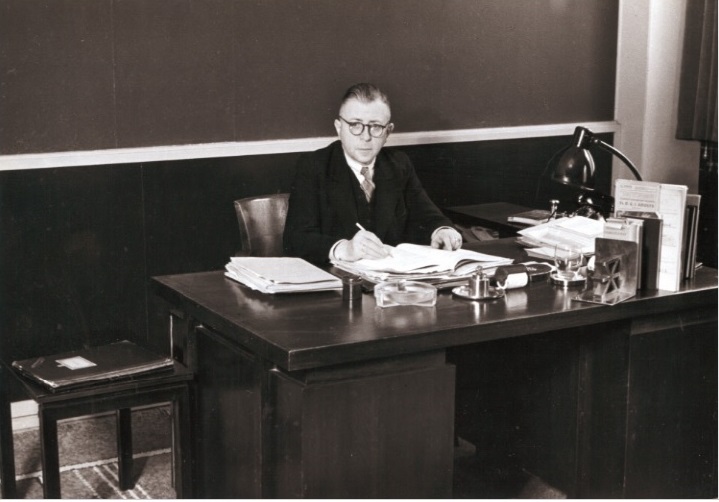 E. Suers Loco-gemeentesecretaris. 1964.jpg