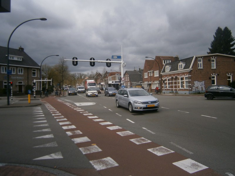 Hengelosestraat 138-144 kruispunt Tubantiasingel en Boddenkampsingel.JPG