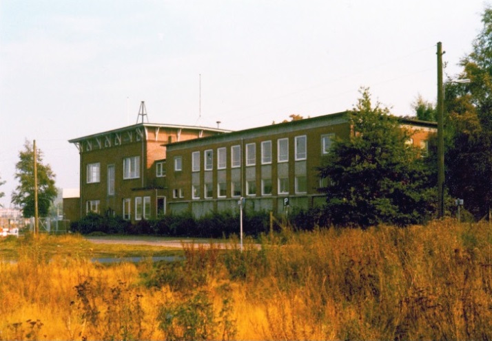 Gasfabriekstraat Oude gasfabriek met kantoor. 25-5-1979.jpg