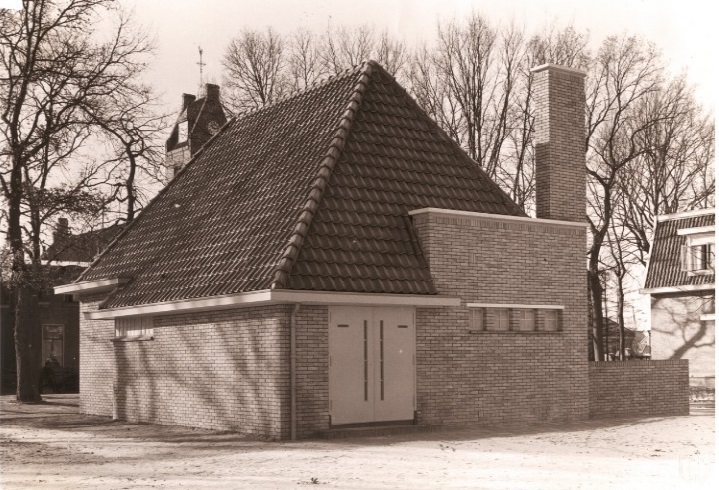 Heldersplein Glanerbrug Gebouw van gemaal van het gas- en drinkwaterbedrijf.jpg