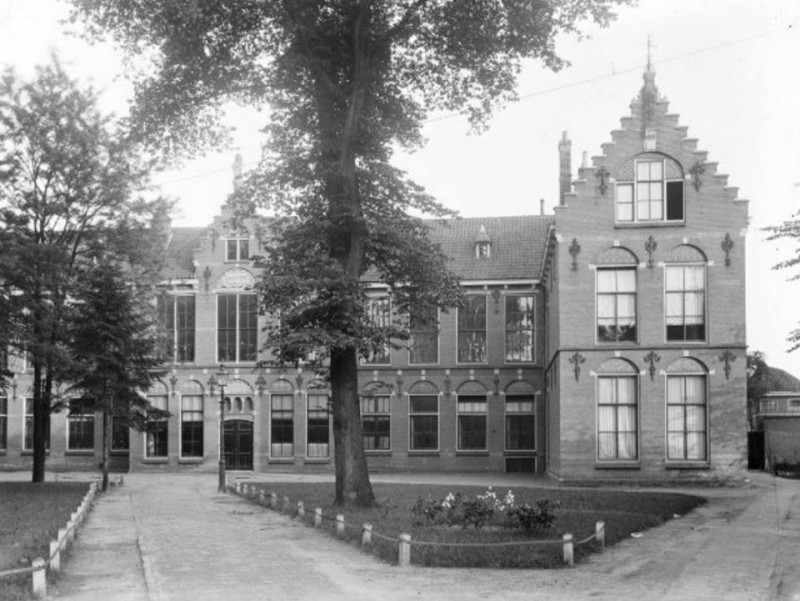Haaksbergerstraat 33 Nederlandsche school voor nijverheid en handel 1900-1930.jpg