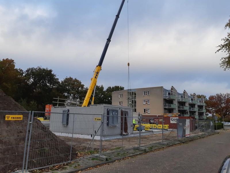 Adrean van Ostadestraat hoek Aert van der Neerstraat. De eerste prefab wanden zijn geplaatst. 27-10-2020 (3).jpg