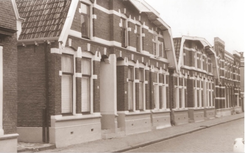 Waldeckstraat 18 woningen 1967.jpg