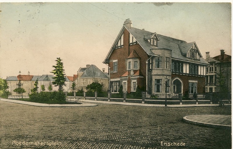 Ripperdastraat hoek M.H. Tromplaan villa De Groote Schuur.jpg