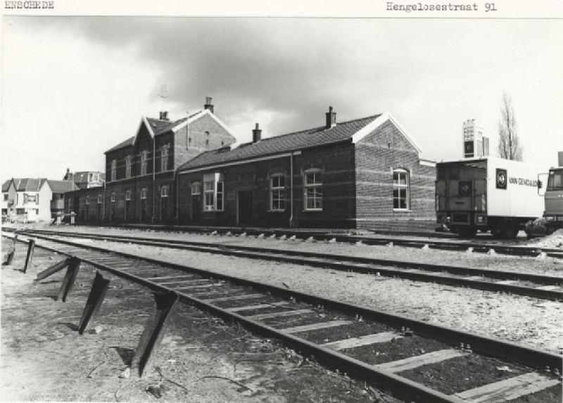 Hengelosestraat 91-101 Station Noord. Van Gend en Loos 22-5-1980.jpg